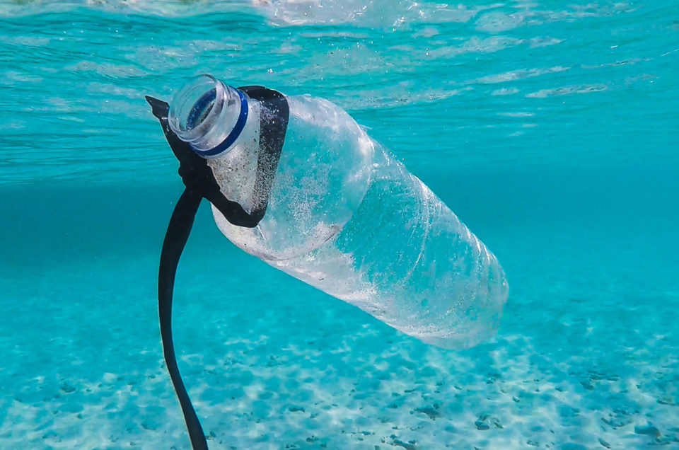 Voyageurs, vos déchets polluent les océans !